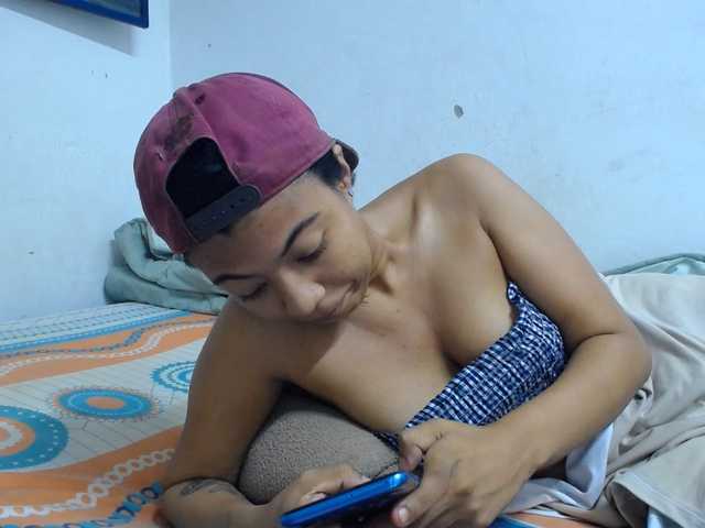 Katiuska_32 live cam preview