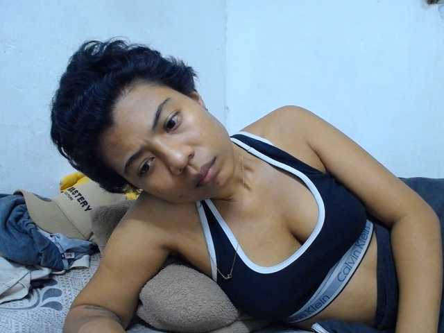 KATIUKA-32 live cam on BongaCams