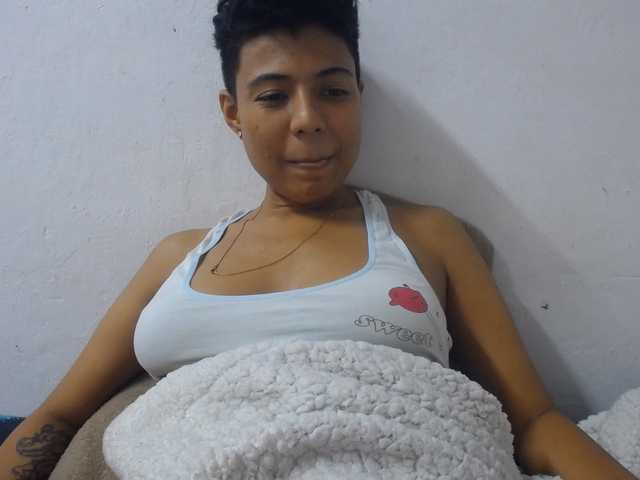 Katiuska_32 webcam bongacams model stream image