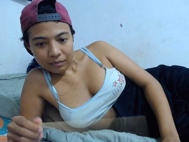 Katiuska_32 live cam preview