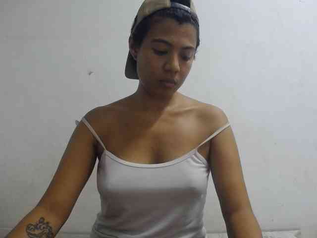 KATIUKA-32 Live Webcam on BongaCams