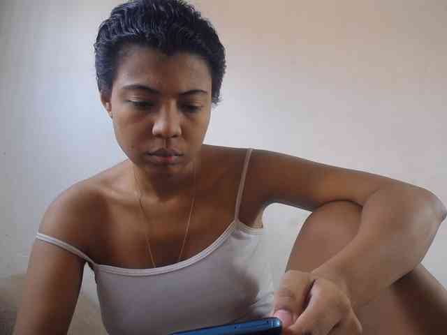 KATIUKA-32 Live Webcam on BongaCams