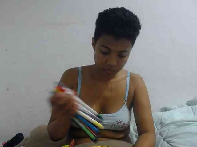 KATIUKA-32 Live Webcam on BongaCams