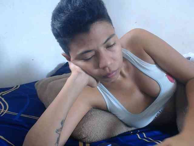 KATIUKA-32 Live Webcam on BongaCams