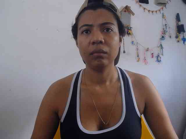 KATIUKA-32 Live Webcam on BongaCams
