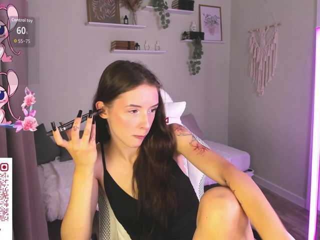 AnnaOddy live cam on BongaCams