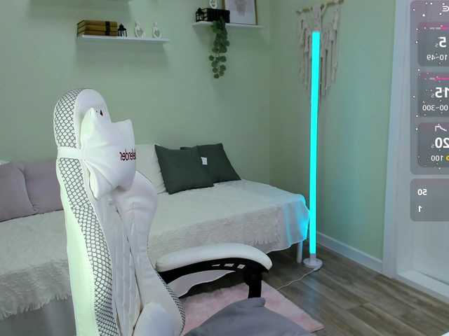 AnnaOddy live cam on BongaCams