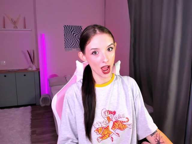 AnnaOddy live cam on BongaCams