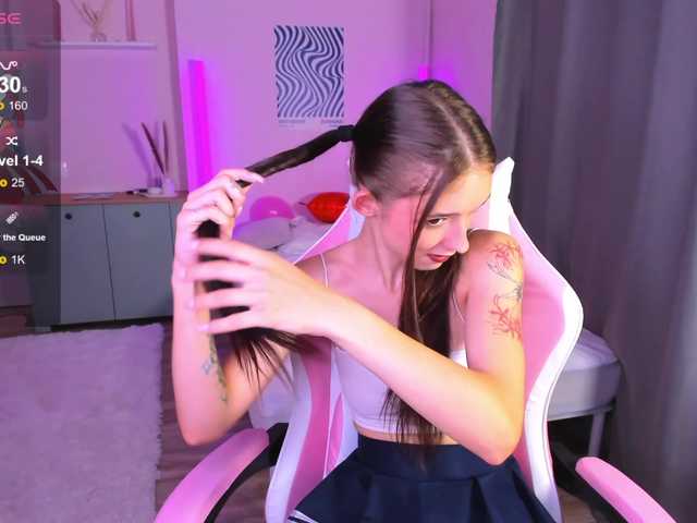 AnnaOddy live webcam show