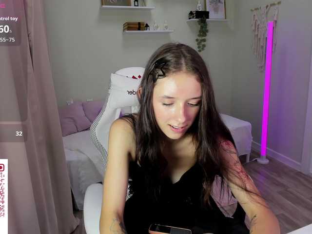 AnnaOddy live cam on BongaCams