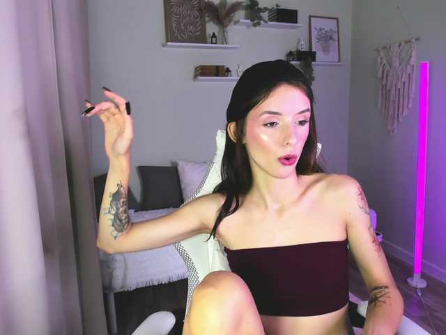 AnnaOddy live cam on BongaCams
