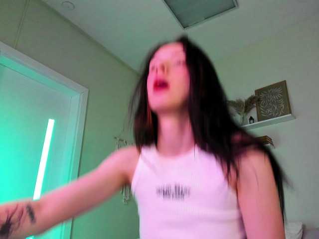 AnnaOddy live cam on BongaCams