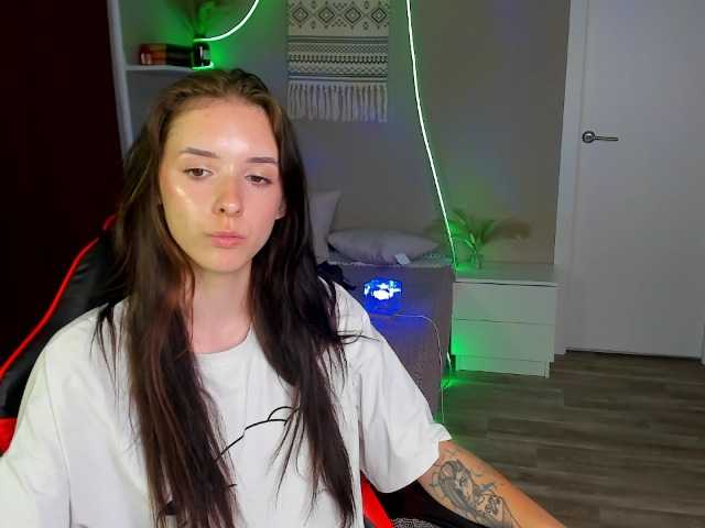 AnnaOddy live cam on BongaCams