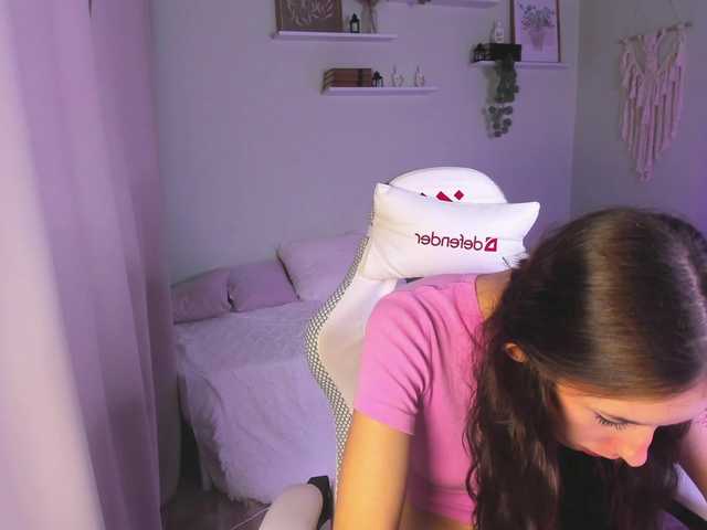 AnnaOddy live cam on BongaCams