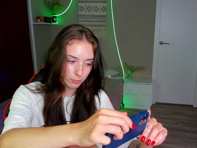 AnnaOddy live cam on BongaCams