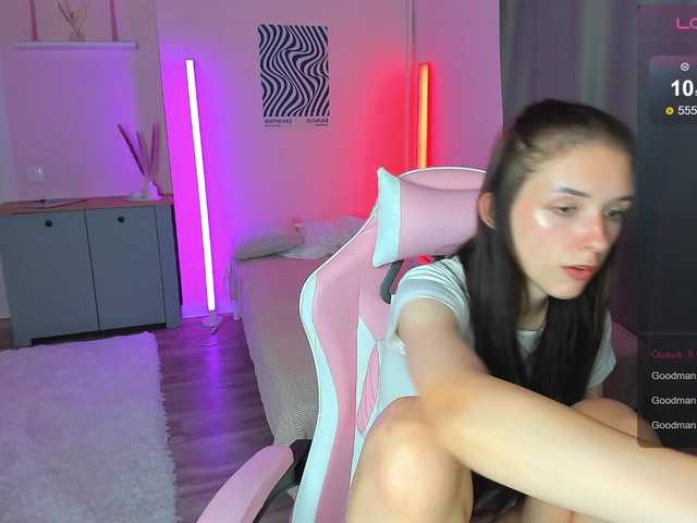 AnnaOddy webcam