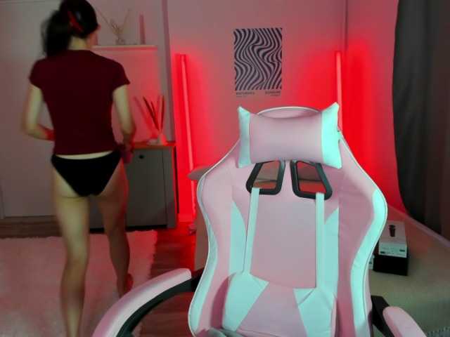 AnnaOddy live cam on BongaCams