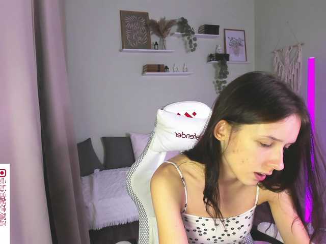 AnnaOddy live cam on BongaCams