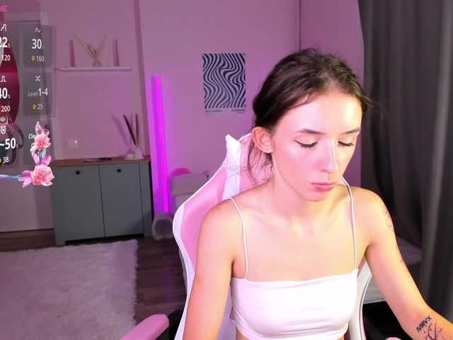 AnnaOddy live webcam show