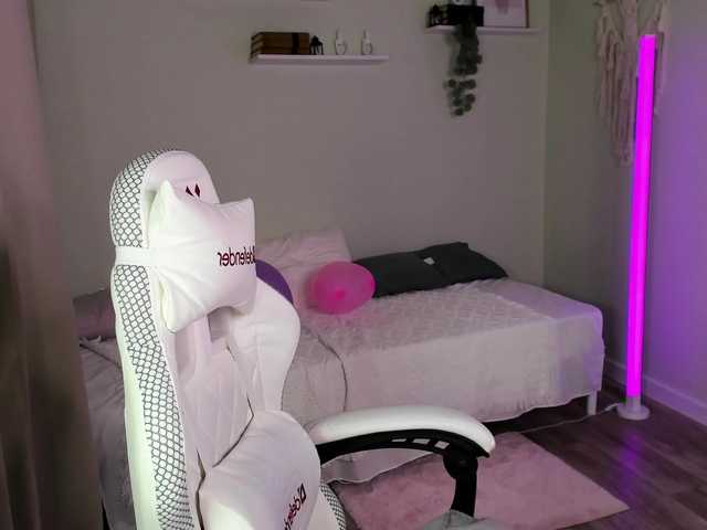 AnnaOddy live cam on BongaCams