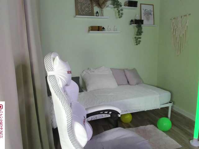 AnnaOddy live cam on BongaCams
