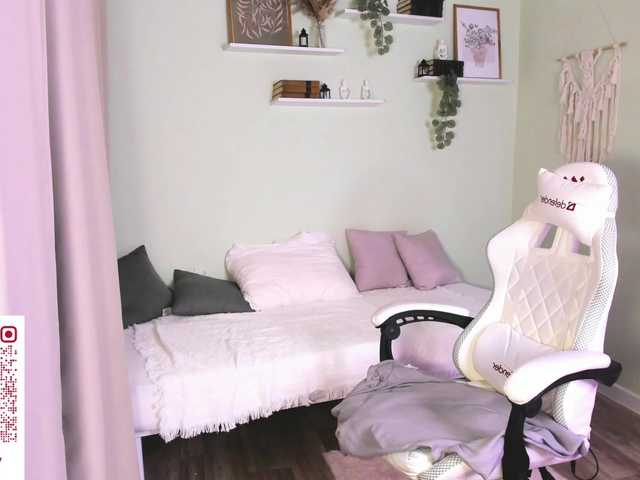 AnnaOddy live cam on BongaCams