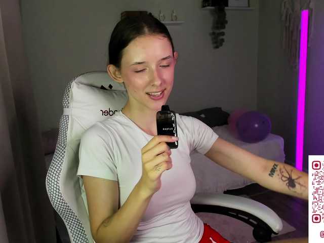 AnnaOddy live cam on BongaCams
