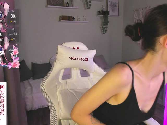 AnnaOddy live cam on BongaCams