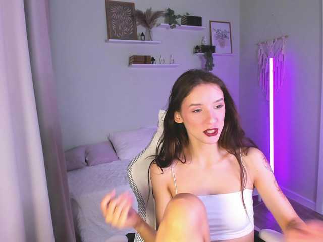 AnnaOddy live cam on BongaCams