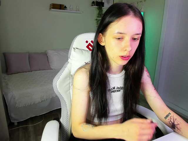 AnnaOddy live cam on BongaCams