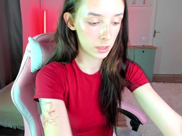 AnnaOddy live cam