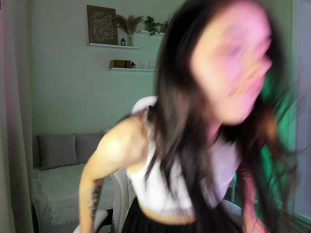 AnnaOddy live cam on BongaCams