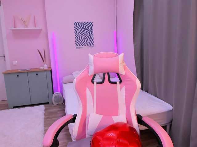 AnnaOddy live webcam show