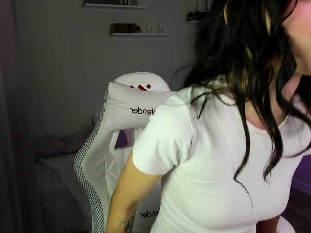AnnaOddy live cam on BongaCams