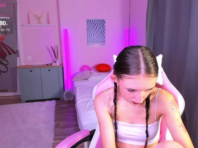 AnnaOddy live webcam show
