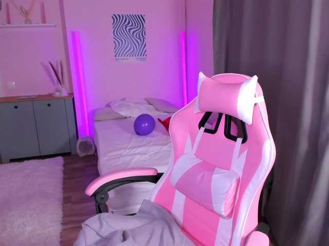AnnaOddy live webcam show