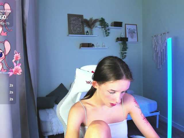 AnnaOddy live cam on BongaCams