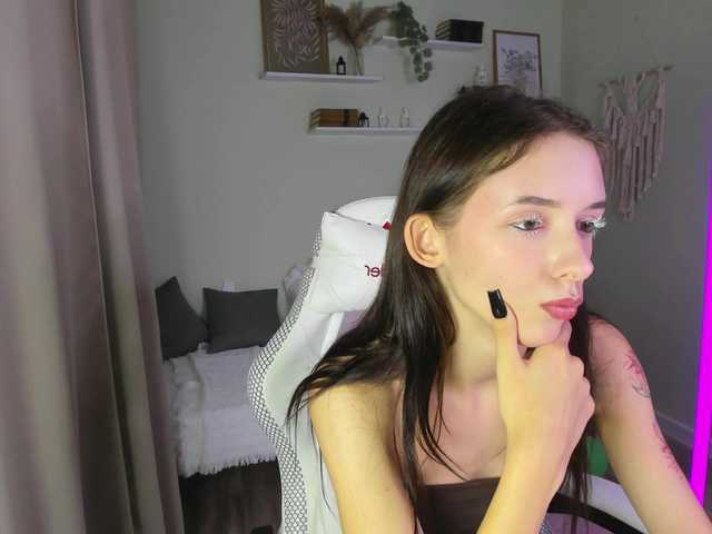 AnnaOddy live cam on BongaCams