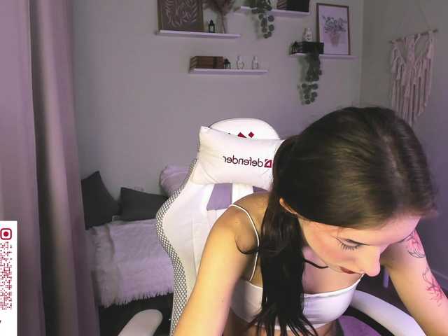 AnnaOddy live cam on BongaCams