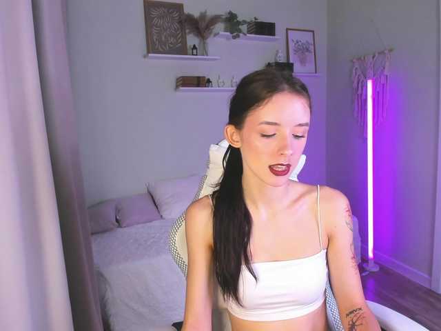 AnnaOddy live cam on BongaCams