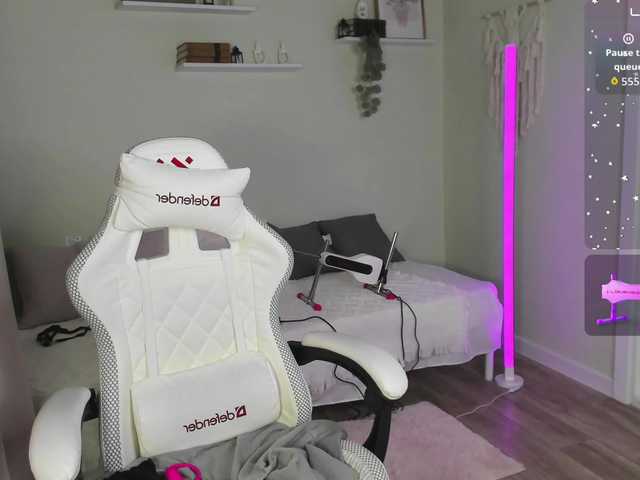 AnnaOddy live cam on BongaCams