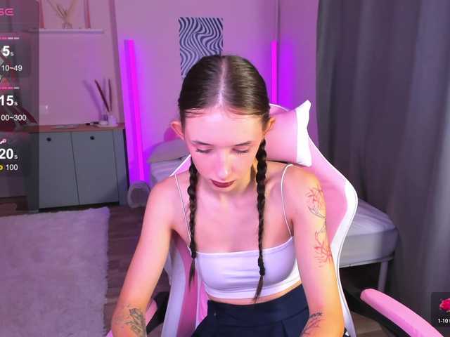 AnnaOddy live webcam show