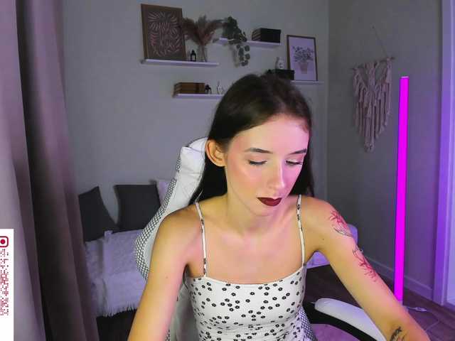 AnnaOddy live cam on BongaCams