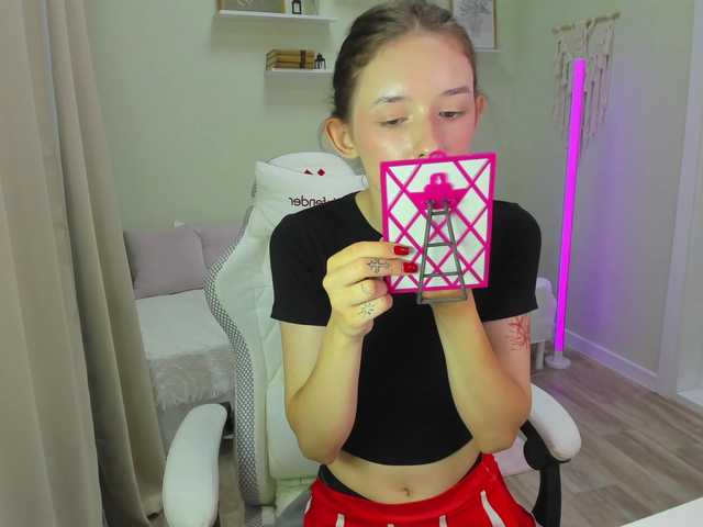AnnaOddy live cam on BongaCams