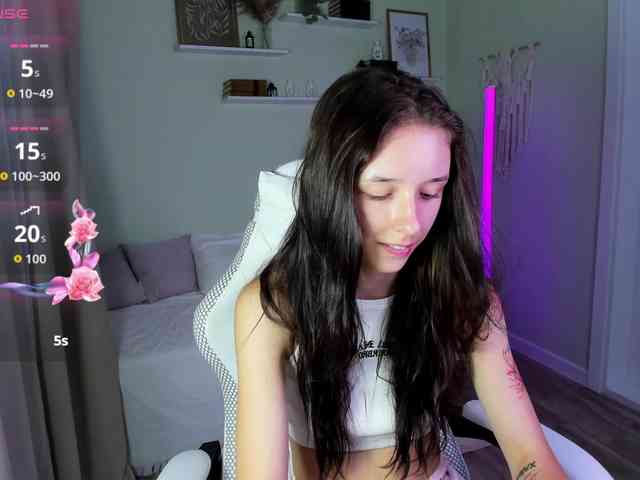 AnnaOddy webcam