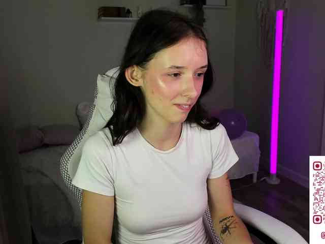 AnnaOddy webcam