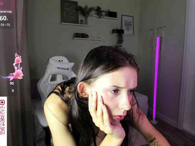 AnnaOddy - Girl 