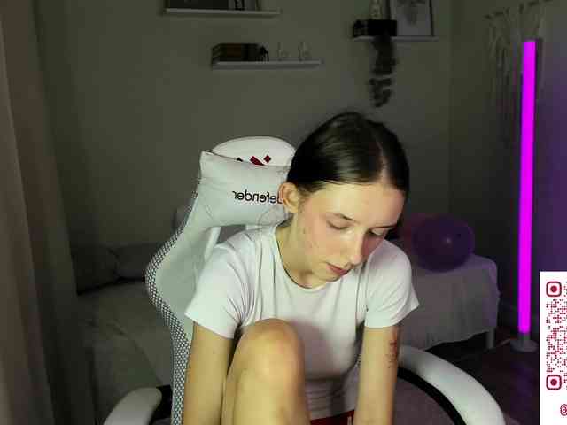AnnaOddy webcam