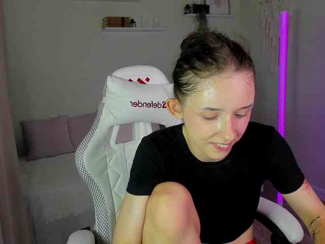 AnnaOddy webcam