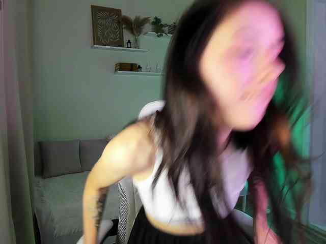 AnnaOddy webcam